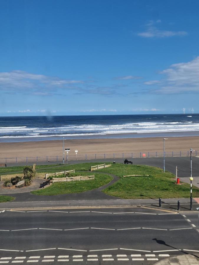 2 The Green, Exceptional Large House, Sea Views Loads Of Bathrooms Seaton Carew Exterior photo